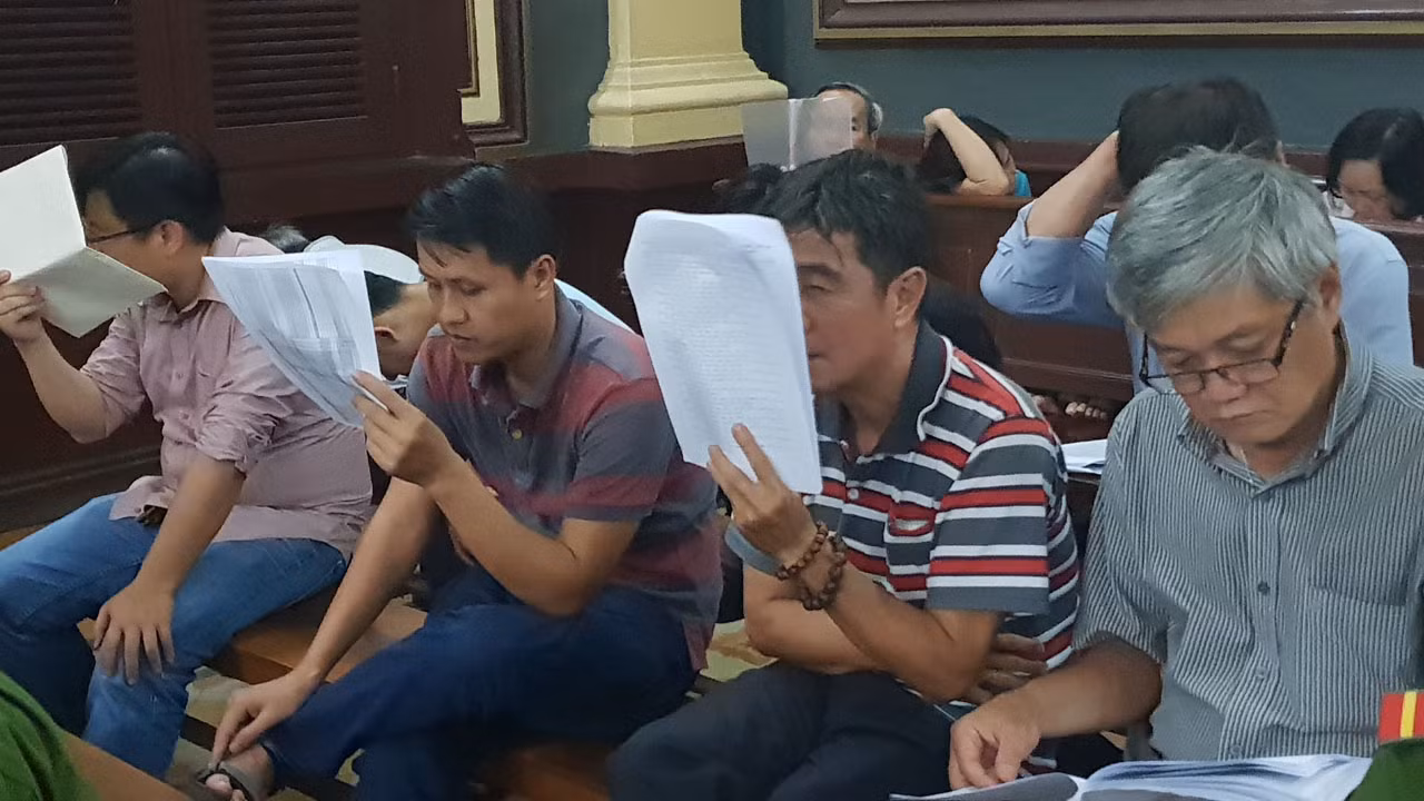 Lãnh đạo Đông Á Bank chỉ đạo sai, cấp dưới vẫn tin tưởng làm ảnh 6 Lãnh đạo Đông Á Bank chỉ đạo sai, cấp dưới vẫn tin tưởng làm ảnh 6