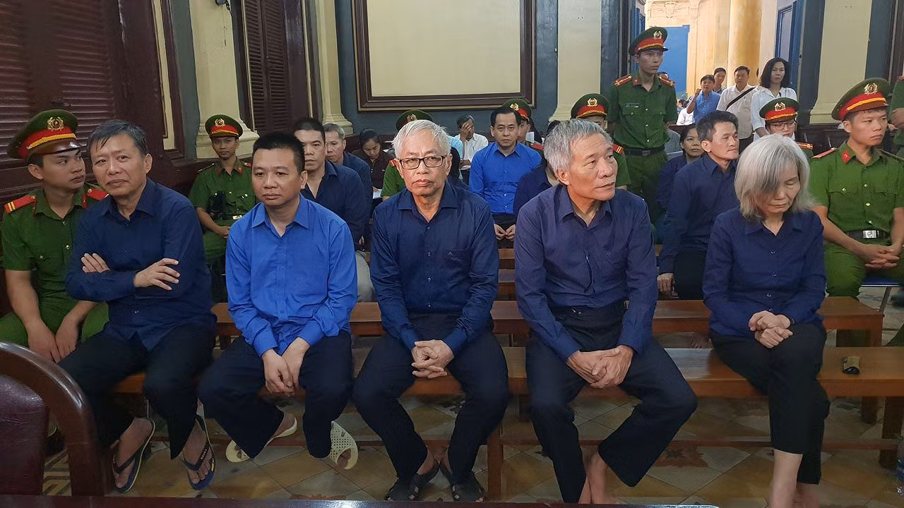 Lãnh đạo Đông Á Bank chỉ đạo sai, cấp dưới vẫn tin tưởng làm ảnh 5 Lãnh đạo Đông Á Bank chỉ đạo sai, cấp dưới vẫn tin tưởng làm ảnh 5