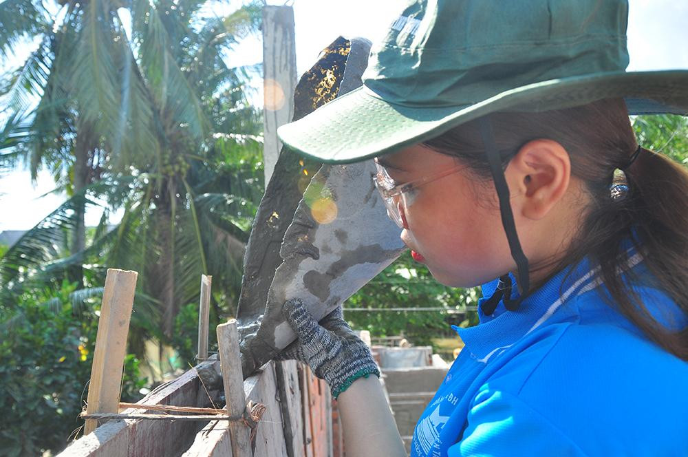 Bảo Trúc tham gia hỗ trợ xây nhà cho người dân vào năm 2020. - Ảnh: Hòa Hội Bảo Trúc tham gia hỗ trợ xây nhà cho người dân vào năm 2020. - Ảnh: Hòa Hội