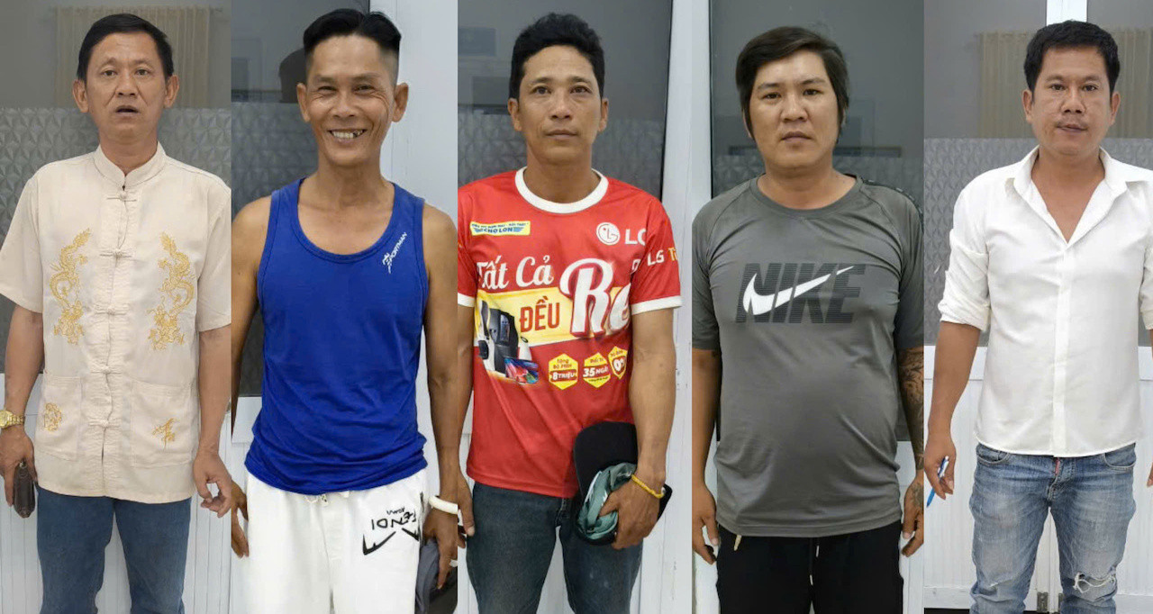 Từ trái sang: Tính, Hiếu, Kỉnh, Lũy và Phước