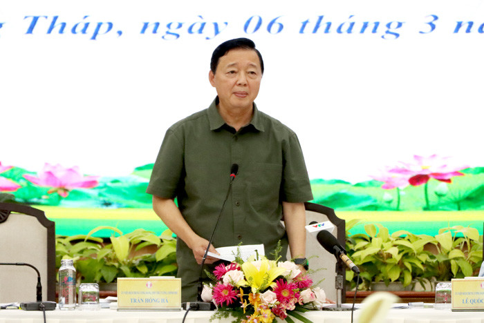 Phó Thủ tướng Trần Hồng Hà phát biểu tại buổi làm việc.