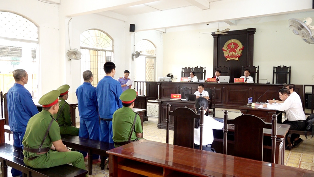 Quang cảnh phiên tòa.