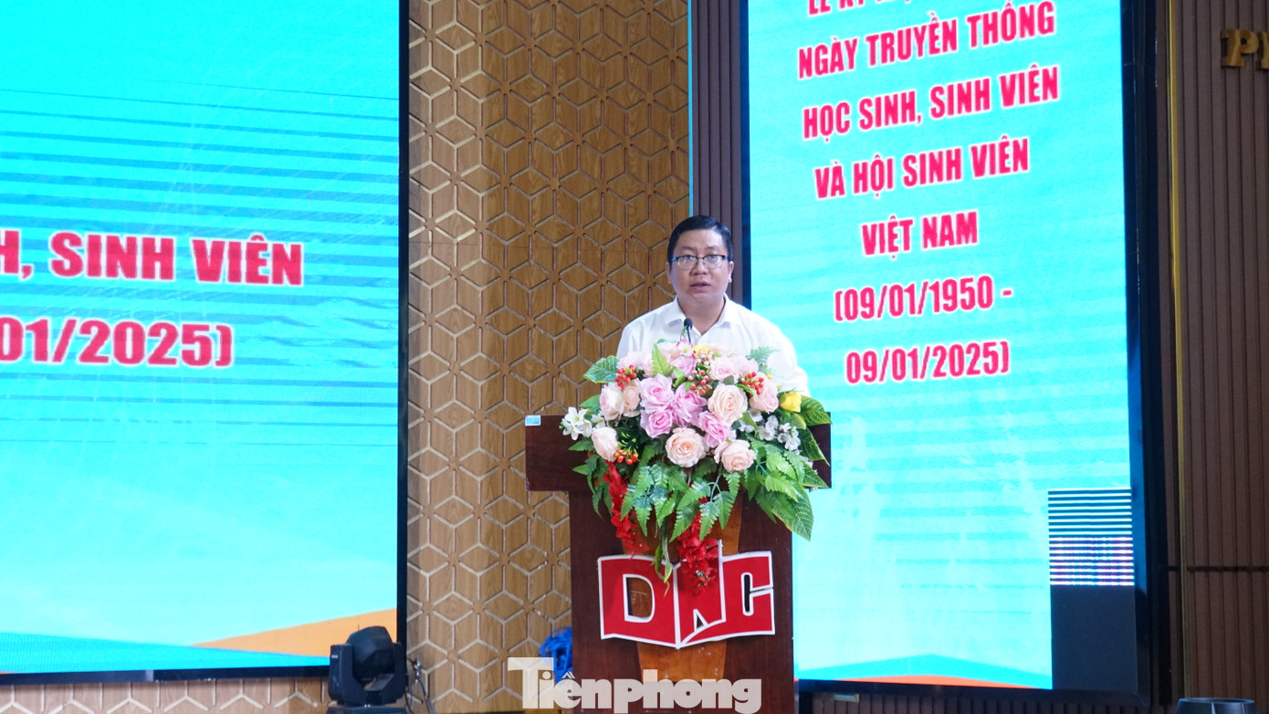 Anh Trần Việt Tuấn - Phó Bí thư Thành Đoàn, Chủ tịch Hội Sinh viên Việt Nam thành phố Cần Thơ phát biểu. Ảnh: Hòa Hội Anh Trần Việt Tuấn - Phó Bí thư Thành Đoàn, Chủ tịch Hội Sinh viên Việt Nam thành phố Cần Thơ phát biểu. Ảnh: Hòa Hội