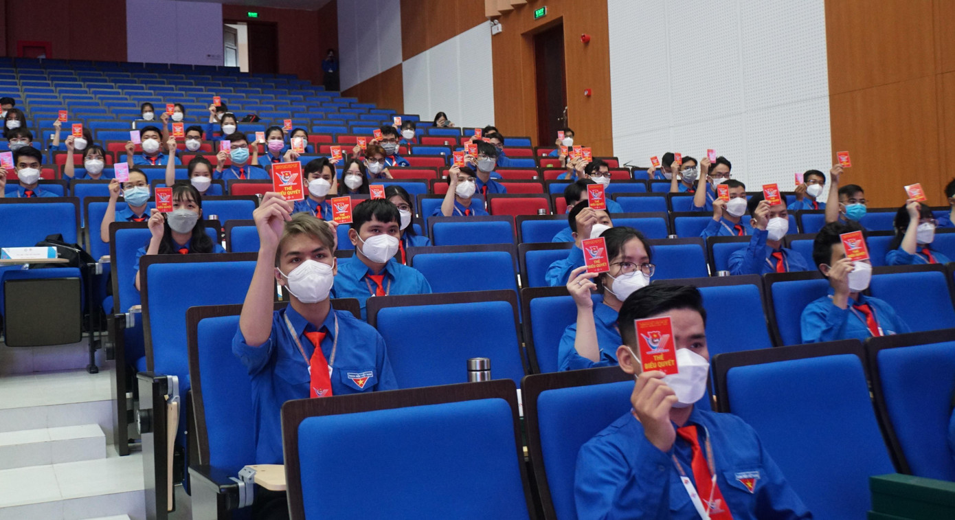 Các đại biểu biểu quyết Các đại biểu biểu quyết