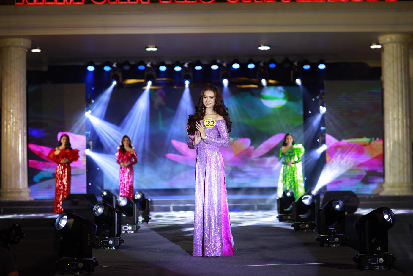 Năm 2021, trường đại học Nam Cần Thơ tổ chức cuộc thi "Hoa khôi Đại học Nam Cần Thơ". Khi đó, dù mới là sinh viên năm nhất nhưng Ánh Dương không ngần ngại và muốn thử sức ở cuộc thi nhan sắc này.