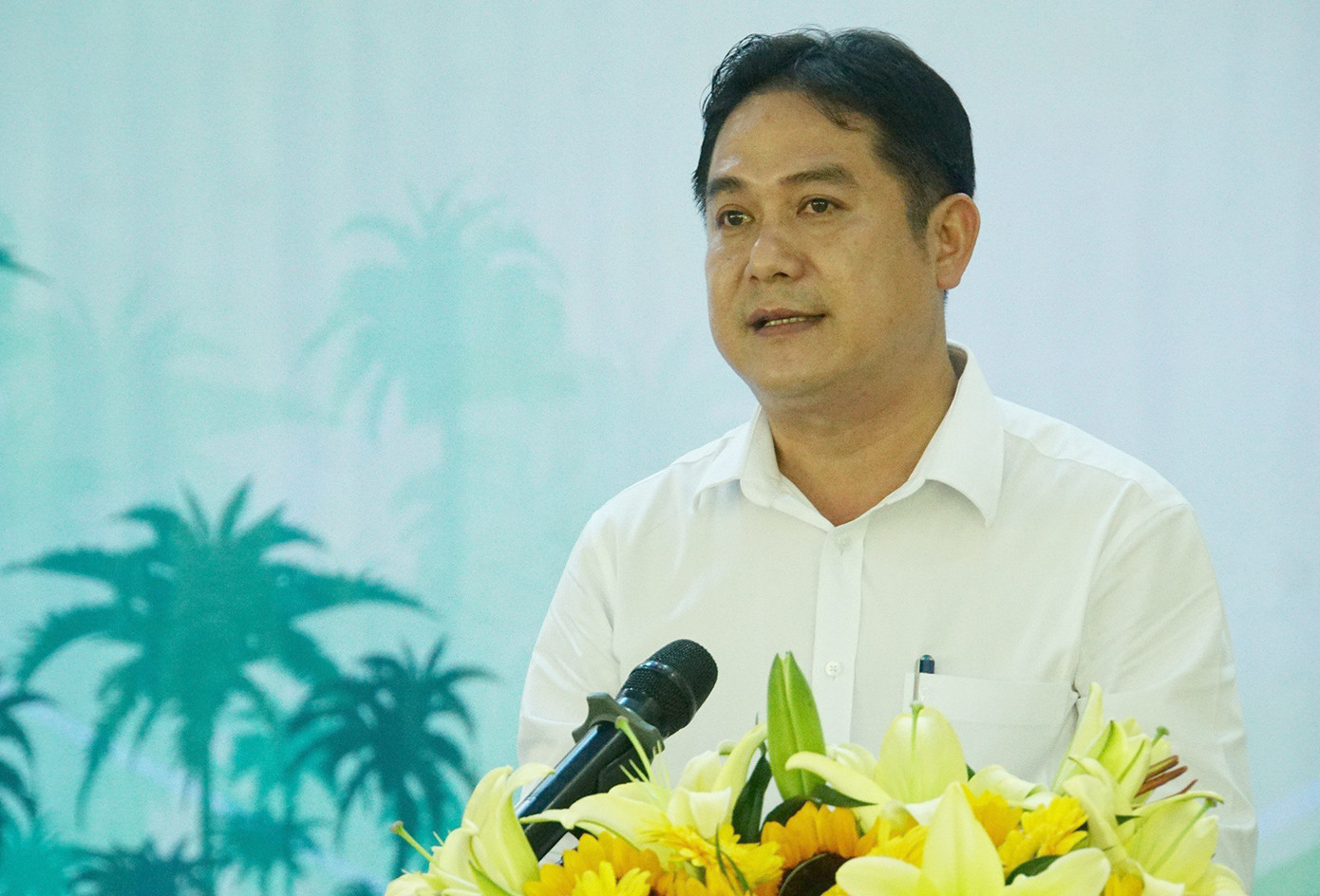 Ông Võ Thanh Tùng - Phó Chủ tịch UBND huyện Châu Thành, tỉnh Bến Tre - phát biểu. Ảnh: Hòa Hội.