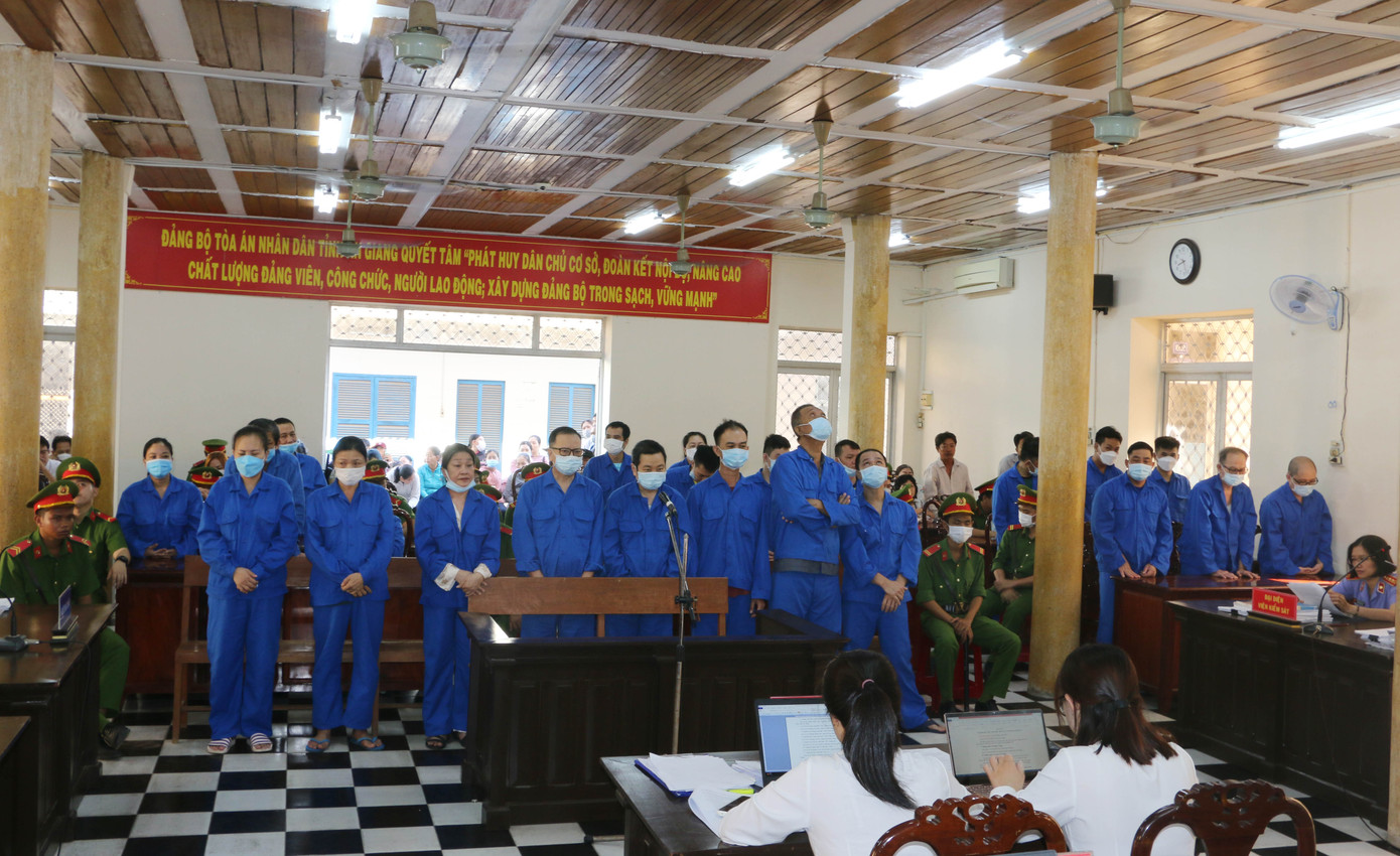 Các bị cáo tại tòa.