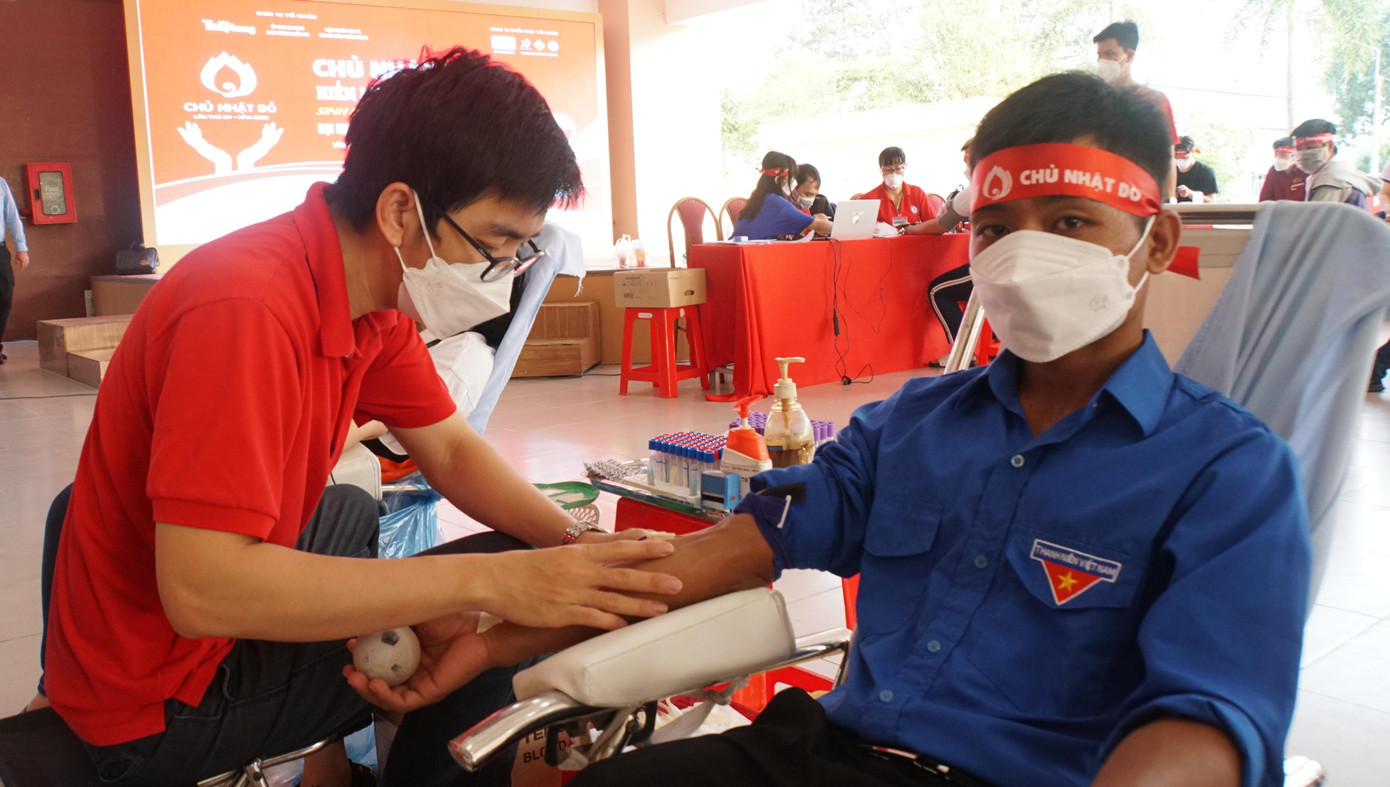Bạn Danh Dẹp tham gia hiến máu. - Ảnh: Hòa Hội Bạn Danh Dẹp tham gia hiến máu. - Ảnh: Hòa Hội