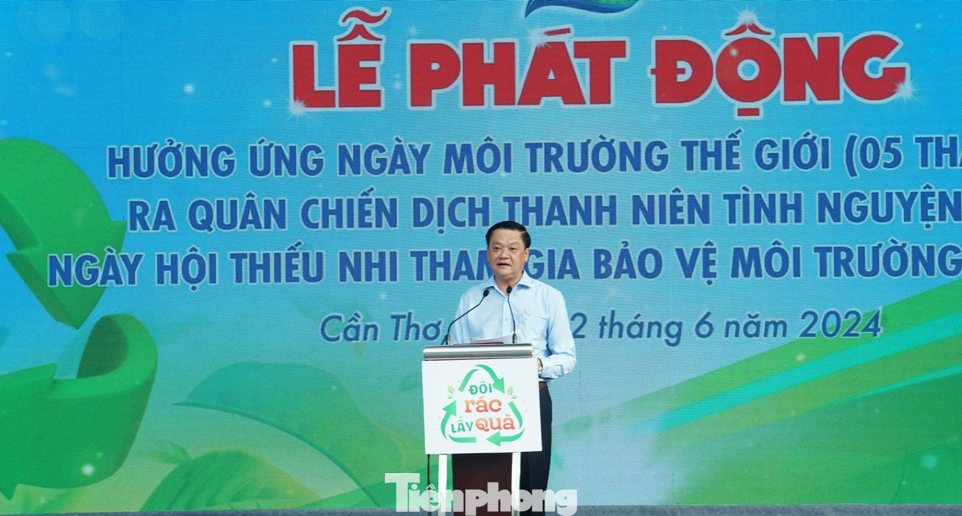 Ông Dương Tấn Hiển - Phó Chủ tịch UBND TP. Cần Thơ phát biểu tại buổi lễ. Ảnh: Hòa Hội Ông Dương Tấn Hiển - Phó Chủ tịch UBND TP. Cần Thơ phát biểu tại buổi lễ. Ảnh: Hòa Hội