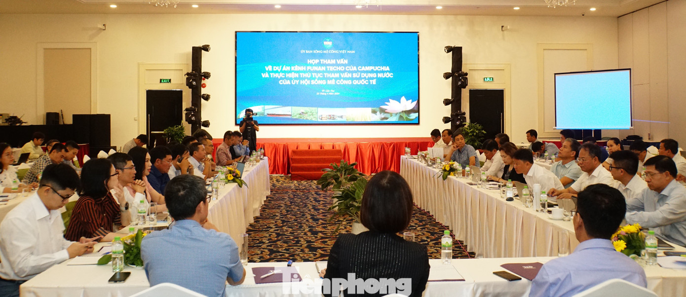 Quang cảnh cuộc họp. Ảnh: Hòa Hội