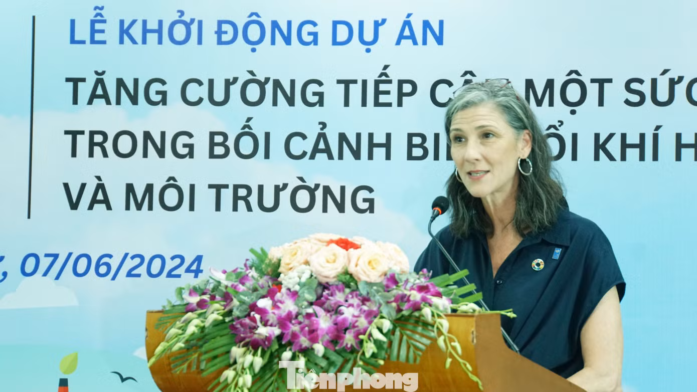 Bà Aler Grubbs, Giám đốc USAID Việt Nam phát biểu tại buổi lễ. Ảnh: Hòa Hội
