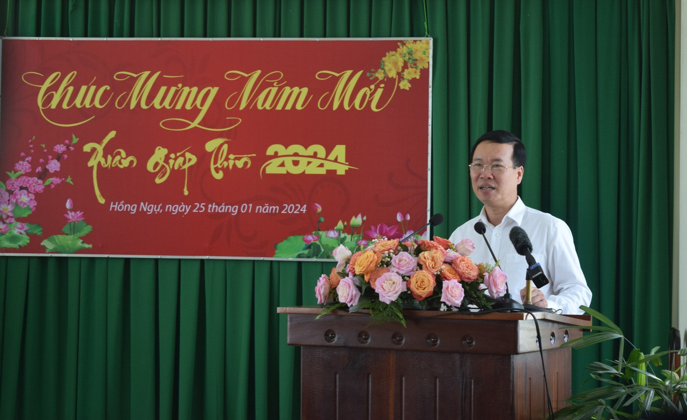 Chủ tịch nước Võ Văn Thưởng động viên, chúc Tết đồng bào và chiến sĩ tại Đồng Tháp. Ảnh: PV Chủ tịch nước Võ Văn Thưởng động viên, chúc Tết đồng bào và chiến sĩ tại Đồng Tháp. Ảnh: PV