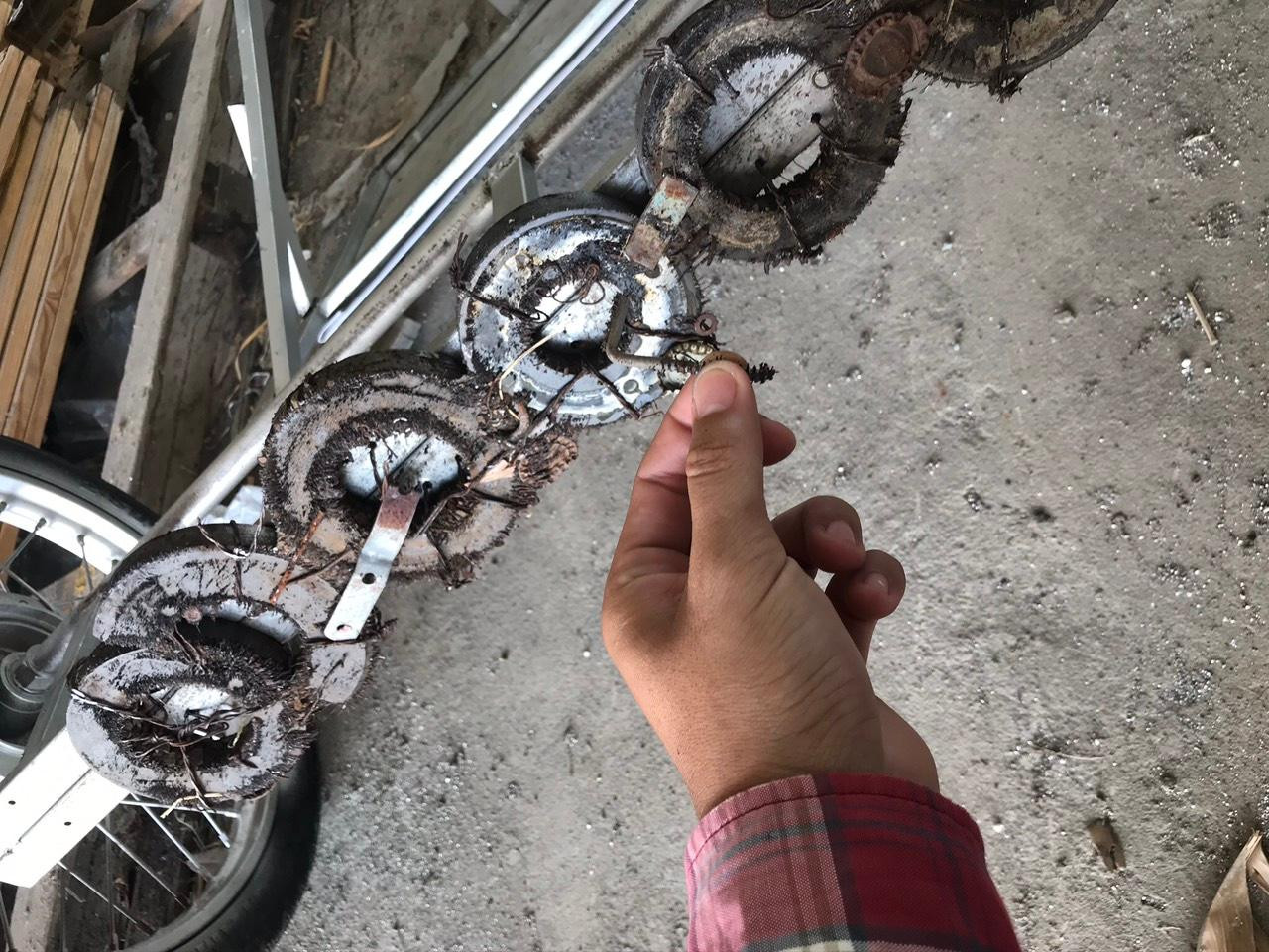 Chị Nguyễn Hồng Thắm, Phó Bí thư Tỉnh đoàn Cà Mau cho biết, thời gian qua trên địa bàn tỉnh, bên cạnh các mô hình thanh niên khởi nghiệp hiệu quả thì ngày càng xuất hiện không ít những việc làm mang tính tình nguyện cao của chính những anh em làm Đoàn chuyên trách tại cơ sở. "Ngoài đội hình thanh nguyên tình nguyện vá lộ giao thông nông thôn ở huyện Cái Nước thì bạn Phú, Phó Bí thư xã Đoàn Hồ Thị Kỷ cũng là một trong những tình nguyện viên có những việc tốt đáng được trân trọng", chị Thắm nhận xét.