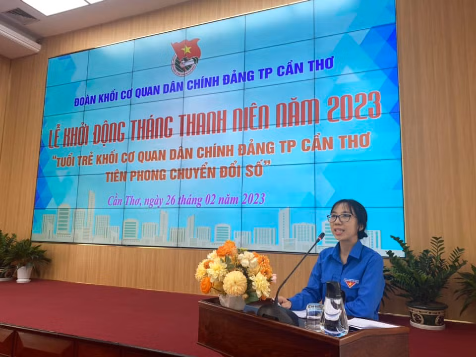 Chị Phan Anh Trang - Bí thư Đoàn Khối cơ quan Dân Chính Đảng thành phố Cần Thơ Chị Phan Anh Trang - Bí thư Đoàn Khối cơ quan Dân Chính Đảng thành phố Cần Thơ
