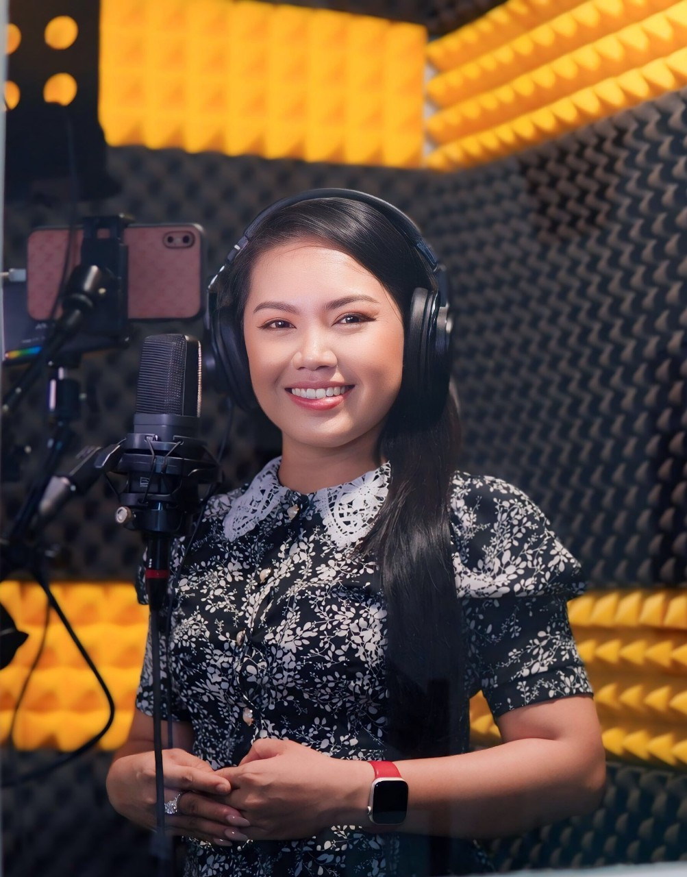 MC - ca sĩ Thảo Ngân tham gia đọc chính cho chương trình.