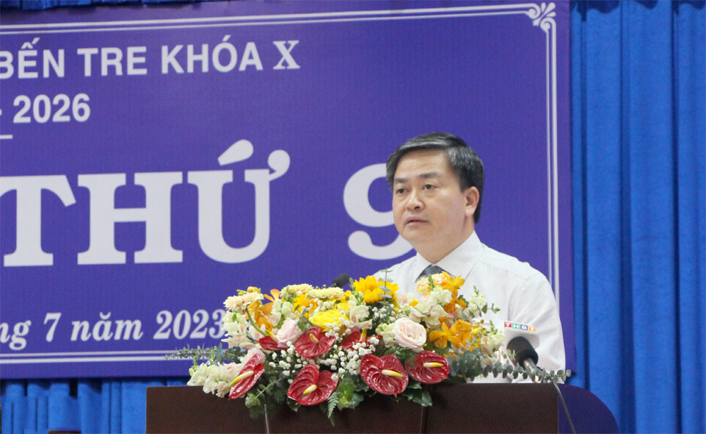 Bí thư Tỉnh ủy Bến Tre Lê Đức Thọ phát biểu tại kỳ họp. Ảnh: Phương Thảo.