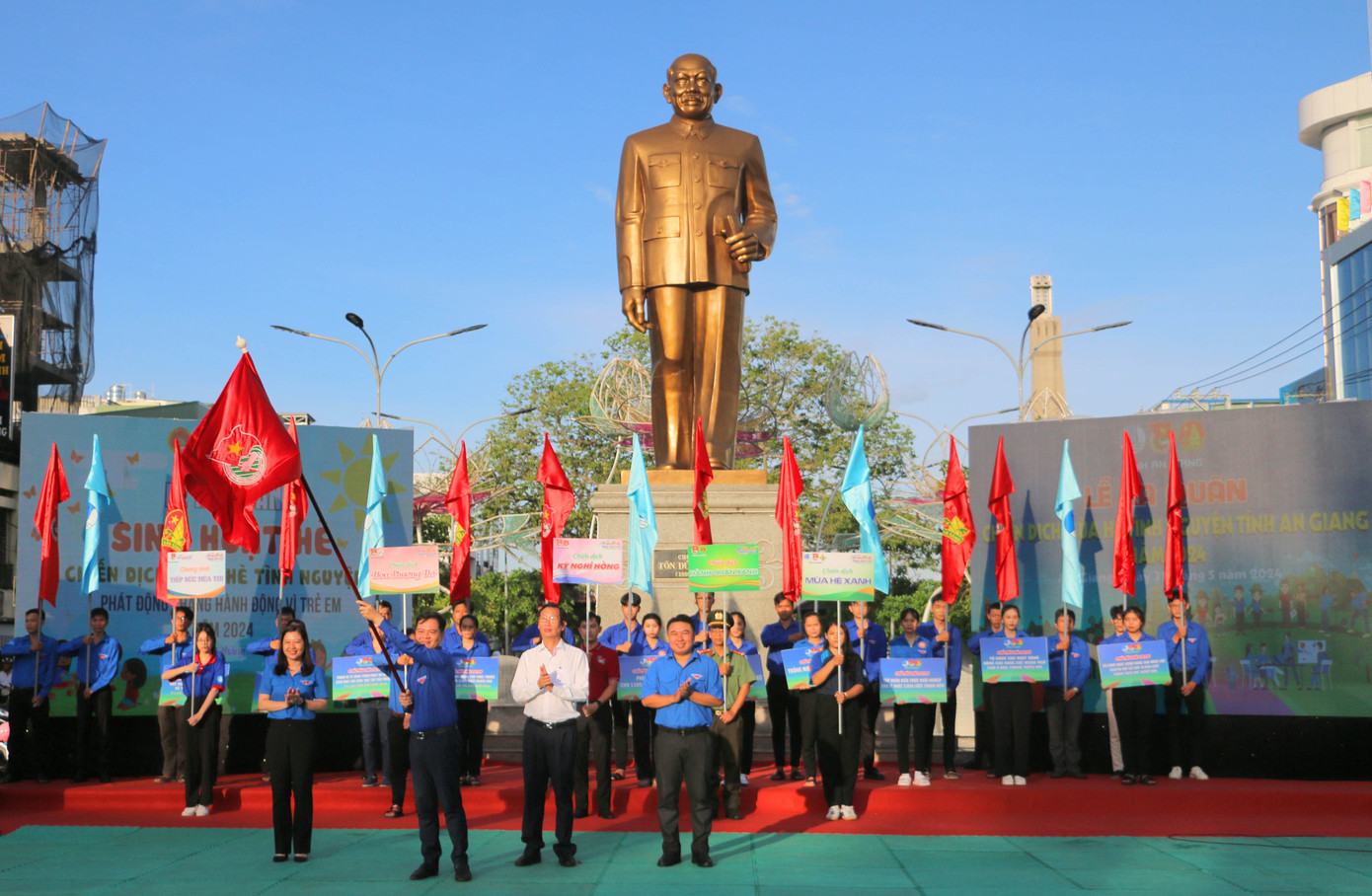 An Giang ra quân chiến dịch Mùa hè tình nguyện 2024. An Giang ra quân chiến dịch Mùa hè tình nguyện 2024.