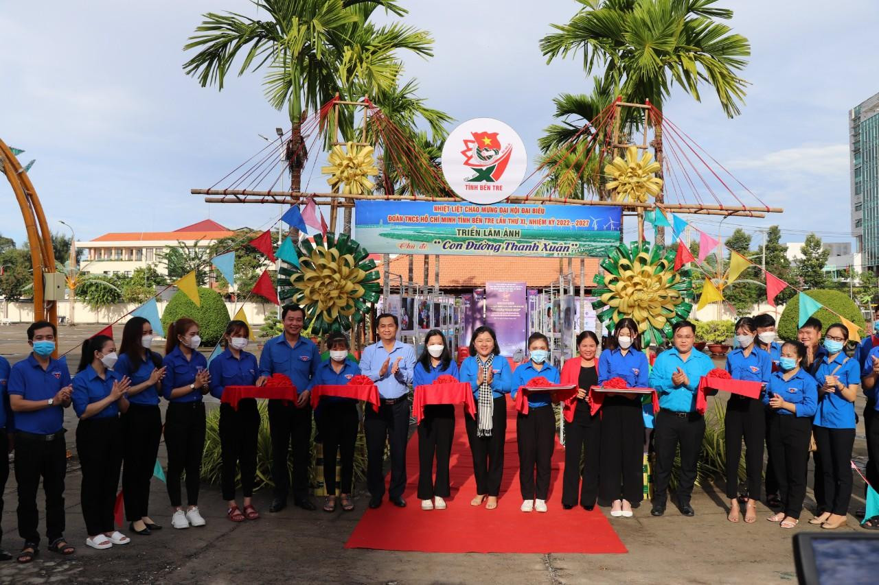 Tỉnh Đoàn Bến Tre khai mạc triển lãm ảnh “Con đường thanh xuân” mừng Đại hội Đoàn. Ảnh: TĐBT Tỉnh Đoàn Bến Tre khai mạc triển lãm ảnh “Con đường thanh xuân” mừng Đại hội Đoàn. Ảnh: TĐBT