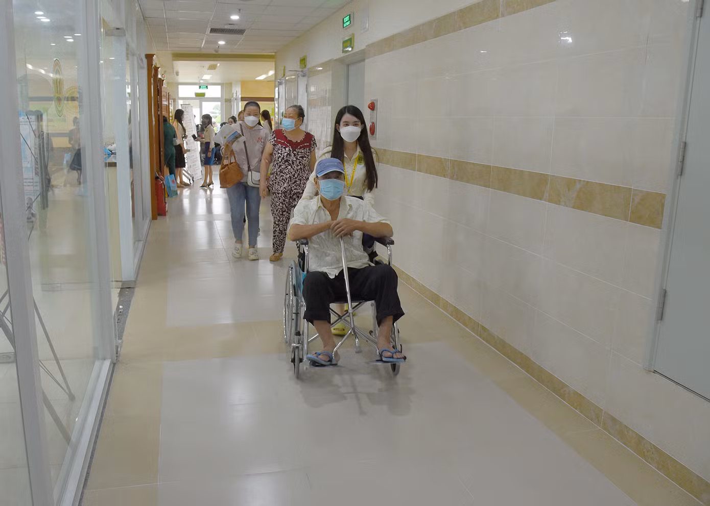 Bệnh nhân điều trị tại Bệnh viện Đại học Nam Cần Thơ. Ảnh: Hòa Hội