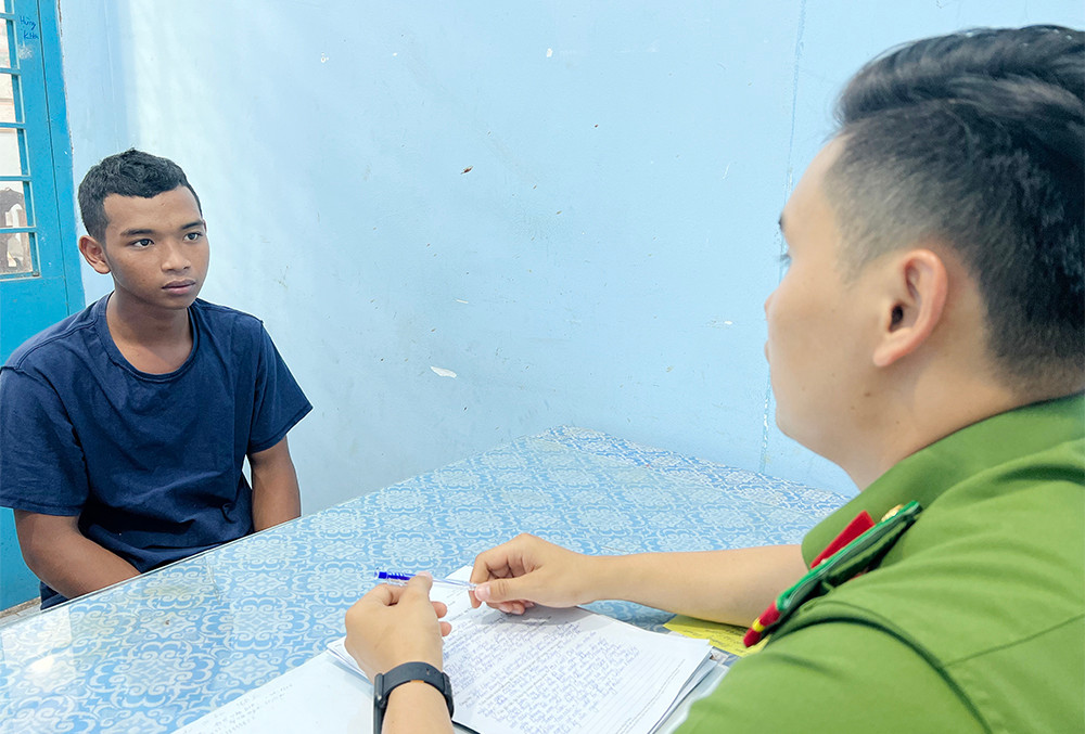 Đối tượng Lâm Hoài Ân tại cơ quan công an Đối tượng Lâm Hoài Ân tại cơ quan công an