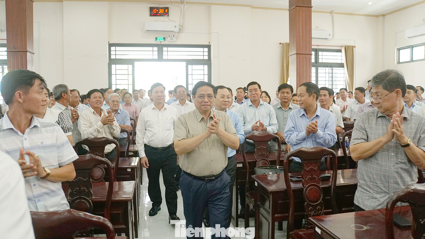 Thủ tướng Phạm Minh Chính tiếp xúc cử tri tại TP Cần Thơ. Ảnh: Hòa Hội. Thủ tướng Phạm Minh Chính tiếp xúc cử tri tại TP Cần Thơ. Ảnh: Hòa Hội.
