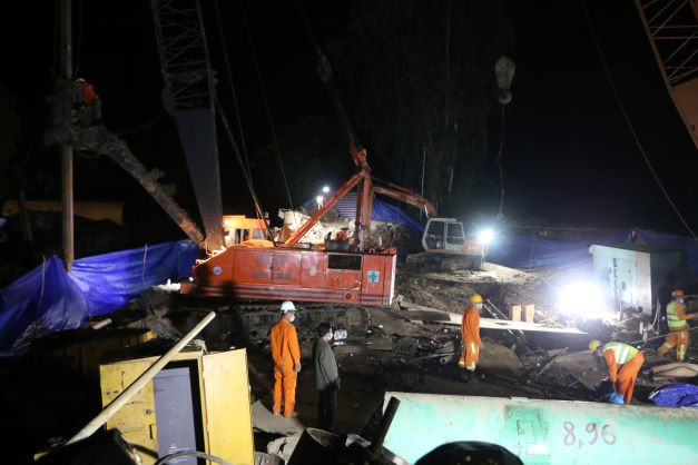 Hiện trường cháu bé rơi từ độ sâu 35m