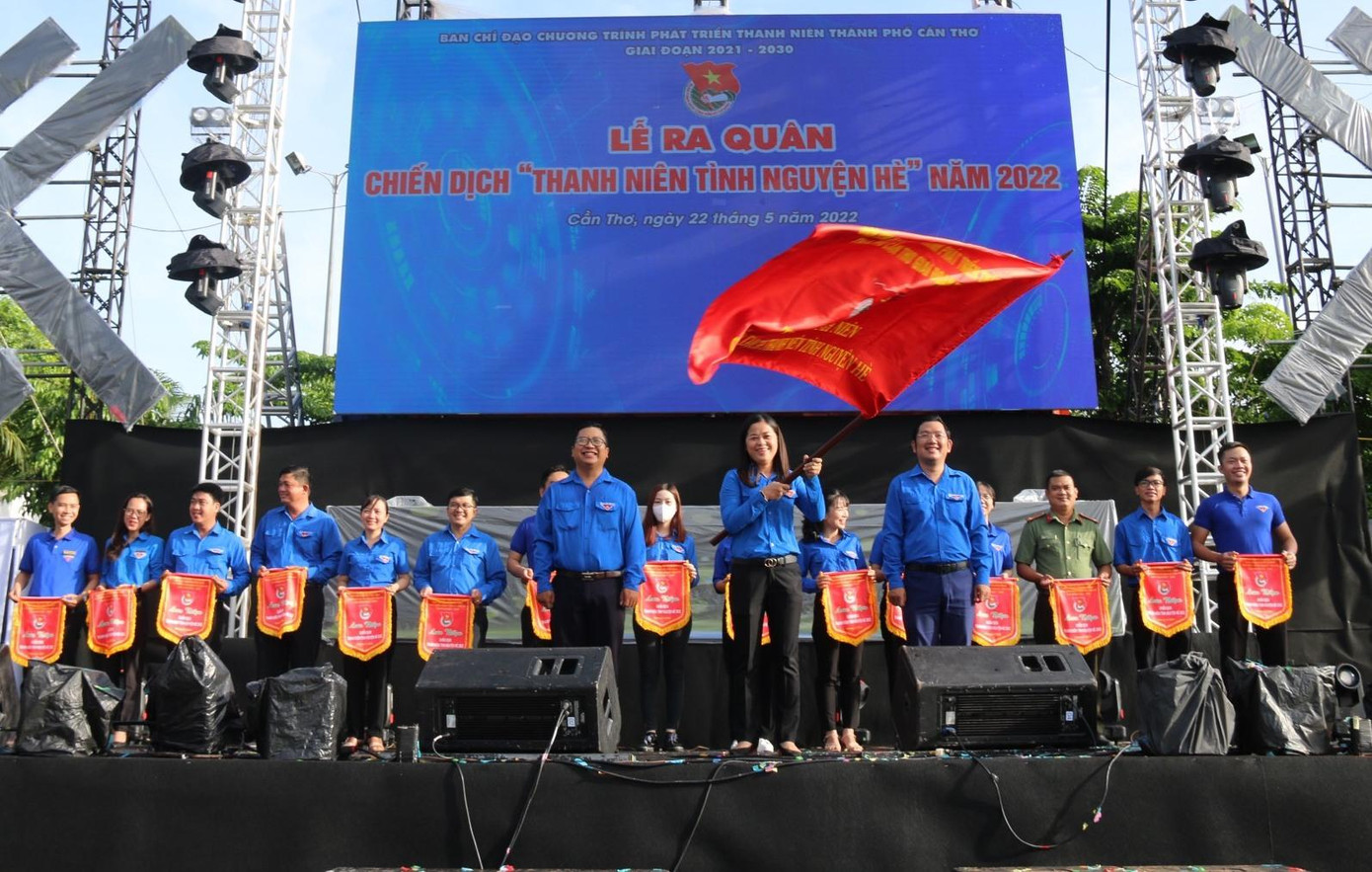 Thành Đoàn Cần Thơ ra quân chiến dịch tình nguyện hè. - Ảnh: TĐCT Thành Đoàn Cần Thơ ra quân chiến dịch tình nguyện hè. - Ảnh: TĐCT