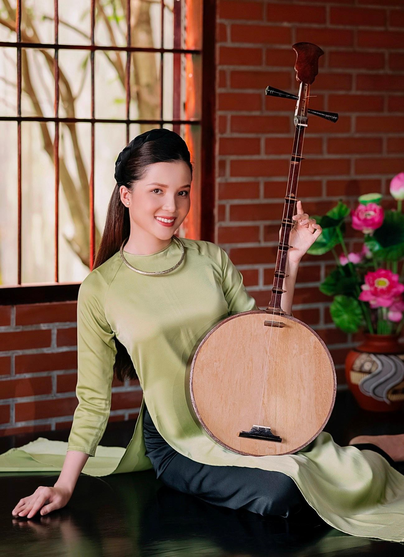 Hưởng ứng "Tuần lễ Áo dài" từ ngày 1/3 đến ngày 8/3/2021 do Hội LHPN Việt Nam phát động trên toàn quốc nhằm tiếp tục tạo hiệu ứng lan tỏa rộng rãi trong cộng đồng về lịch sử, giá trị của Áo dài Việt Nam. - Ảnh: NVCC