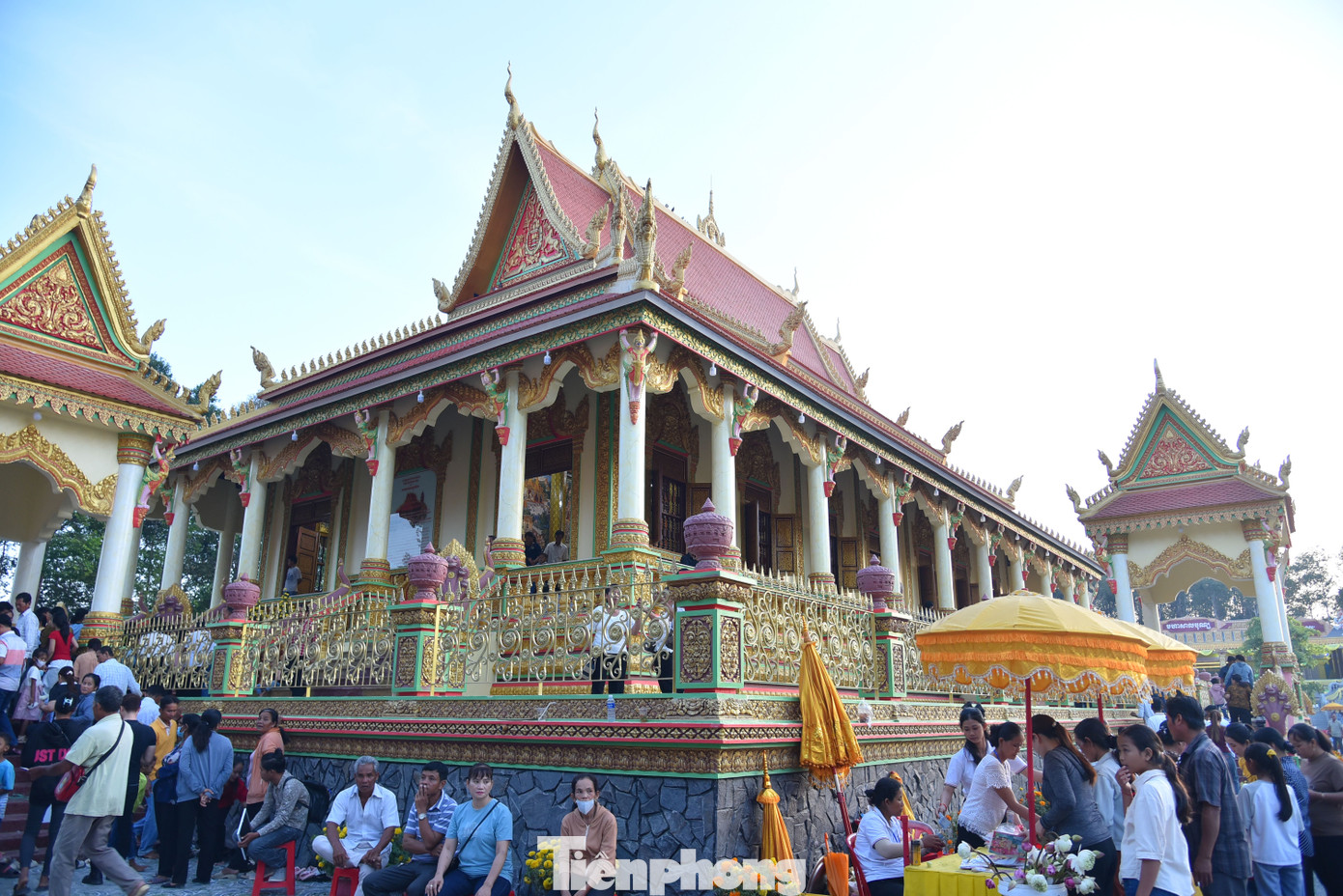 Lễ hội thu hút đông đảo người từ khắp nơi. Ảnh: Hòa Hội. Lễ hội thu hút đông đảo người từ khắp nơi. Ảnh: Hòa Hội.