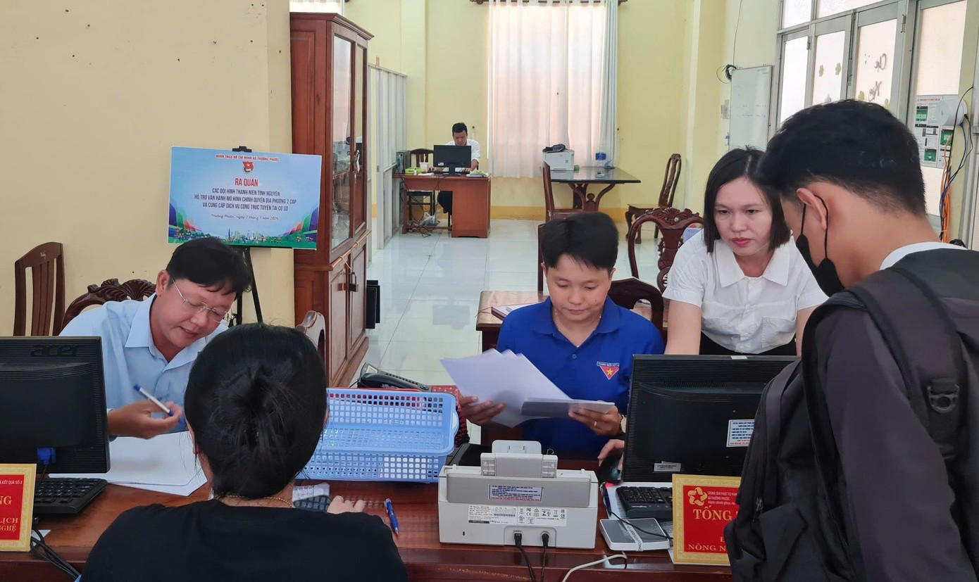 Toàn tỉnh Đồng Tháp đã thành lập 102 đội hình thanh niên tình nguyện hỗ trợ tại Trung tâm Hành chính công cấp xã và 2 đội hình hỗ trợ tại Trung tâm Hành chính công cấp tỉnh, với 1.430 đoàn viên, thanh niên tình nguyện tham gia hỗ trợ. Trong ngày cao điểm đã có hơn 4.460 lượt người dân được hỗ trợ.