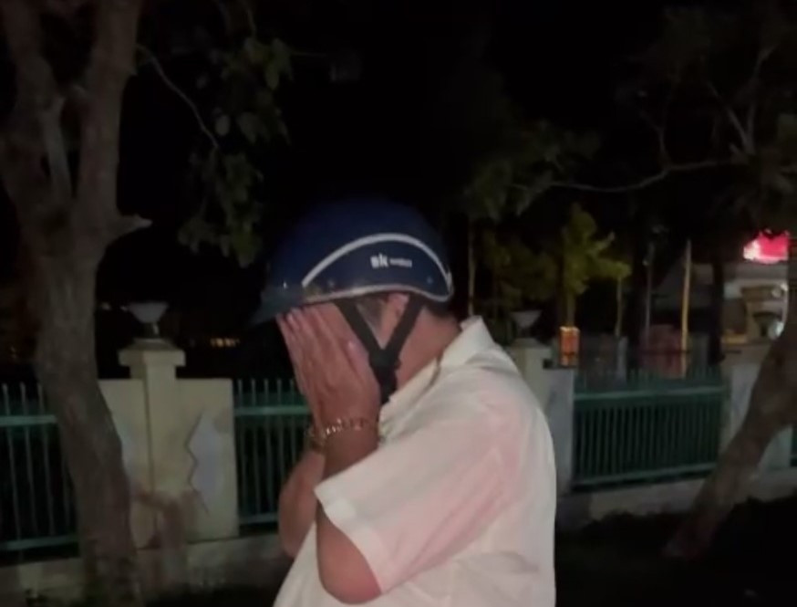 Ông Thái Hoàng Hùng tại thời điểm Cảnh sát giao thông yêu cầu kiểm tra nồng độ cồn. Ông Thái Hoàng Hùng tại thời điểm Cảnh sát giao thông yêu cầu kiểm tra nồng độ cồn.