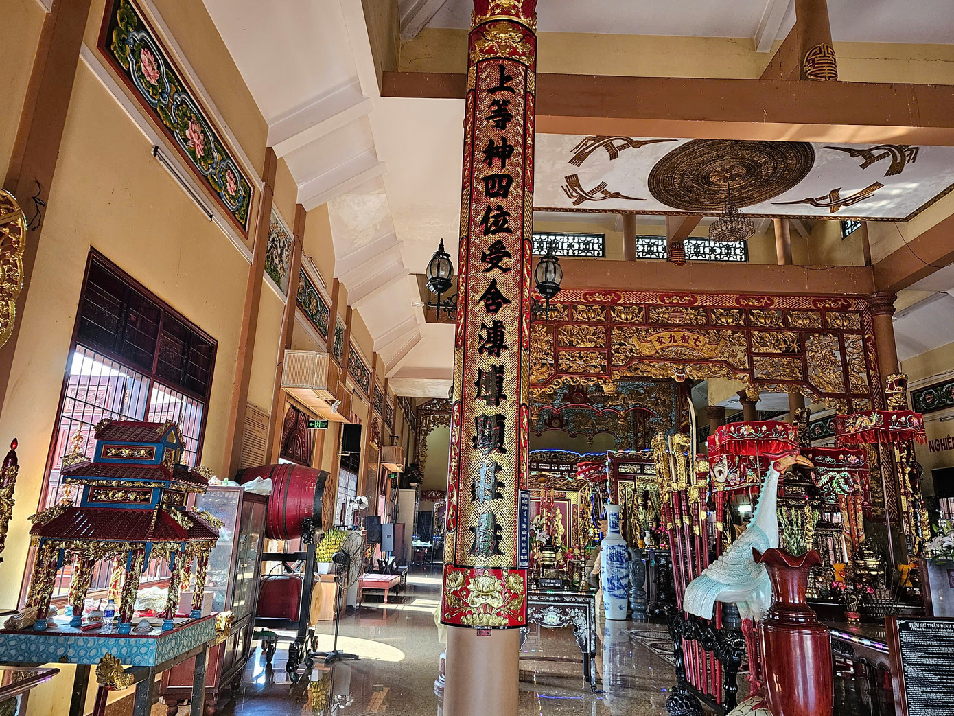 Không gian bên trong đền thờ ông bà Đỗ Công Tường. Ảnh: Hòa Hội