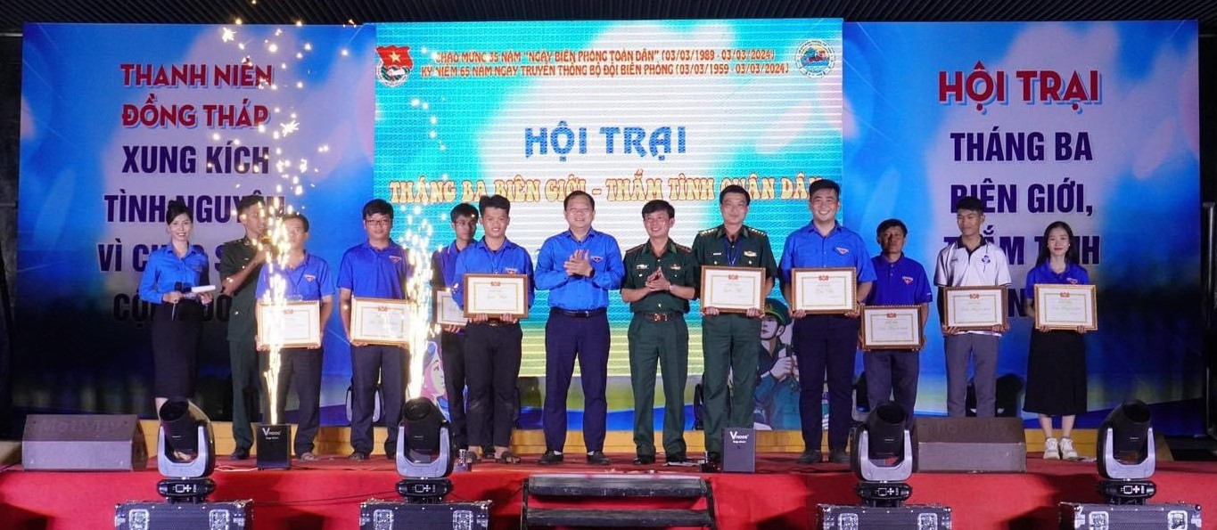 Tỉnh đoàn Đồng Tháp tổ chức hội trại Tháng 3 biên giới - Thắm tình quân dân.