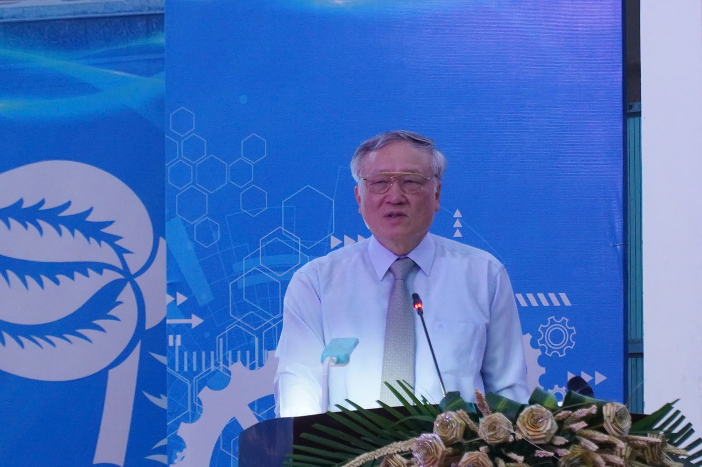 Phó thủ tướng Nguyễn Hòa Bình phát biểu tại hội thảo. Phó thủ tướng Nguyễn Hòa Bình phát biểu tại hội thảo.