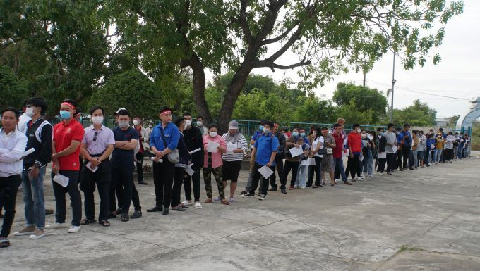Xếp hàng dài chờ hiến máu tại Chủ nhật Đỏ.