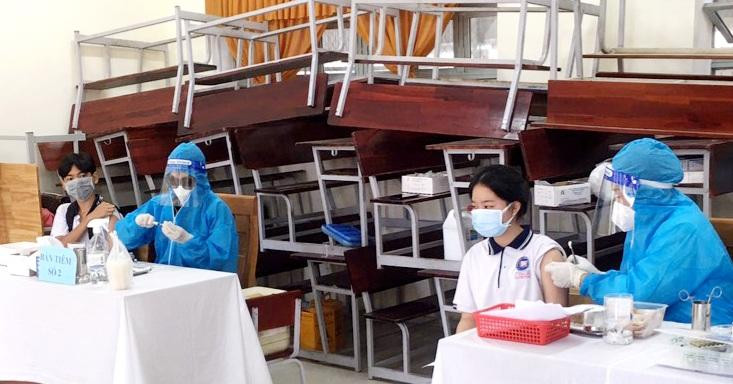 Tiêm vắc xin cho học sinh tại Sóc Trăng Tiêm vắc xin cho học sinh tại Sóc Trăng