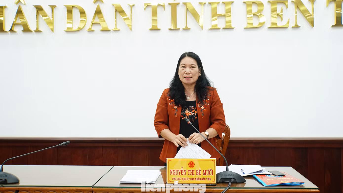 Bà Nguyễn Thị Bé Mười - Phó Chủ tịch UBND tỉnh Bến Tre phát biểu làm rõ một số vấn đề Đoàn công tác đặt ra. Ảnh: Hòa Hội Bà Nguyễn Thị Bé Mười - Phó Chủ tịch UBND tỉnh Bến Tre phát biểu làm rõ một số vấn đề Đoàn công tác đặt ra. Ảnh: Hòa Hội