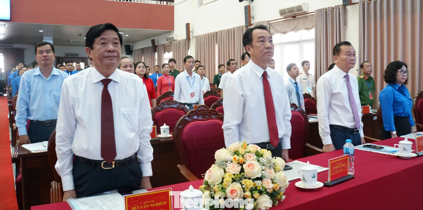 Lãnh đạo tỉnh Vĩnh Long tham dự đại hội. Ảnh: Hòa Hội Lãnh đạo tỉnh Vĩnh Long tham dự đại hội. Ảnh: Hòa Hội