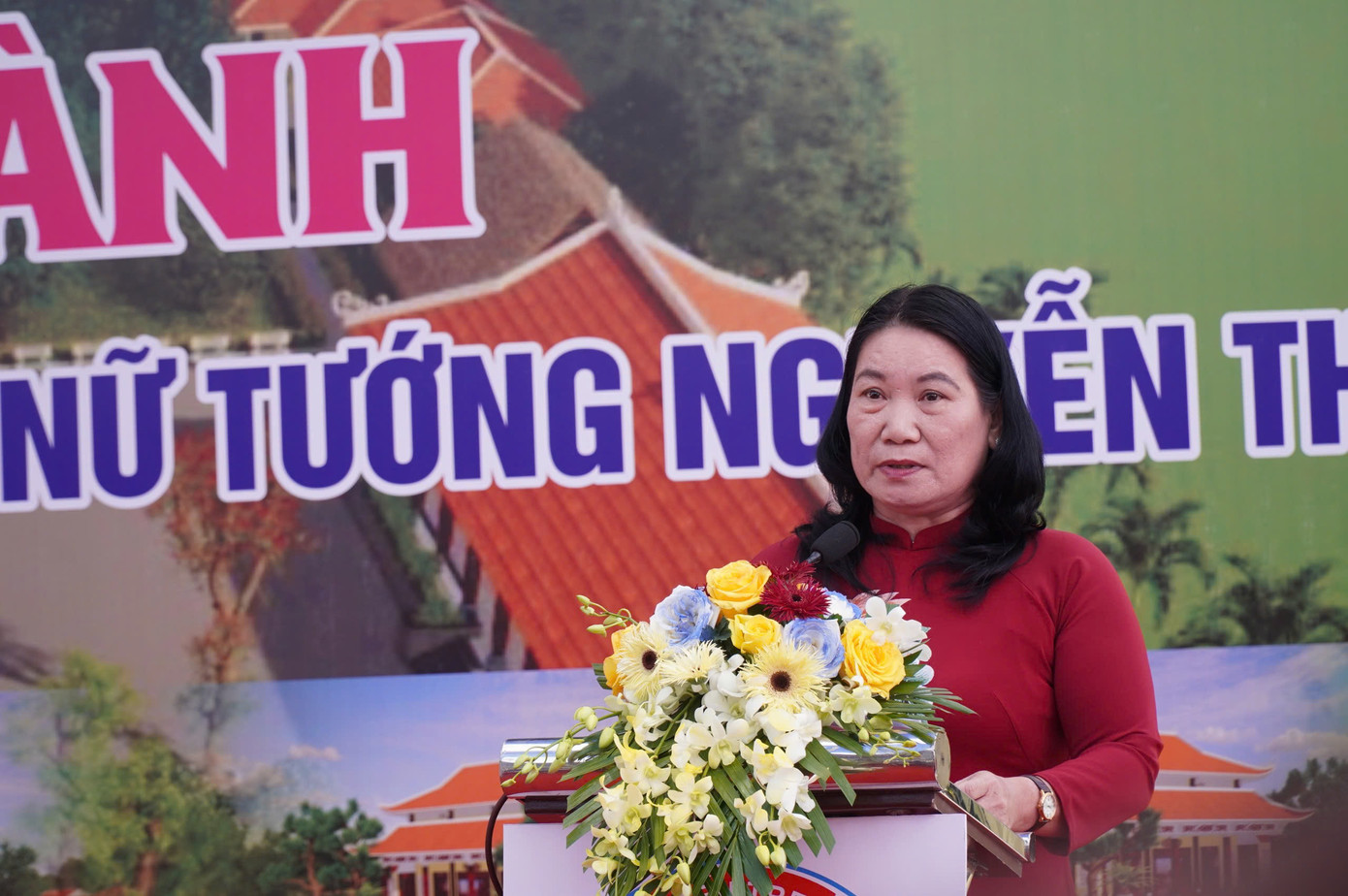 Bà Nguyễn Thị Bé Mười - Phó Chủ tịch UBND tỉnh Bến Tre phát biểu. Bà Nguyễn Thị Bé Mười - Phó Chủ tịch UBND tỉnh Bến Tre phát biểu.