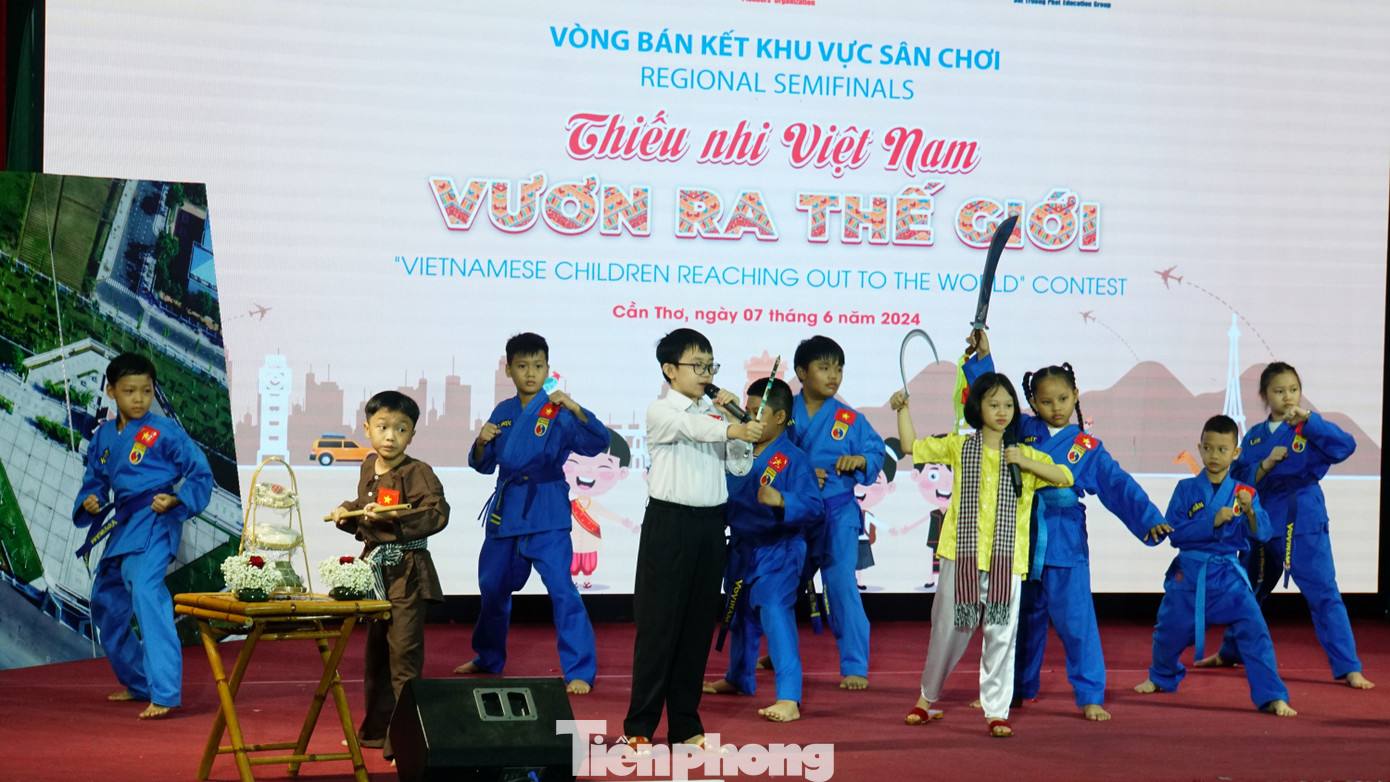 Thí sinh trình bày phần thi của mình. Ảnh: Hòa Hội