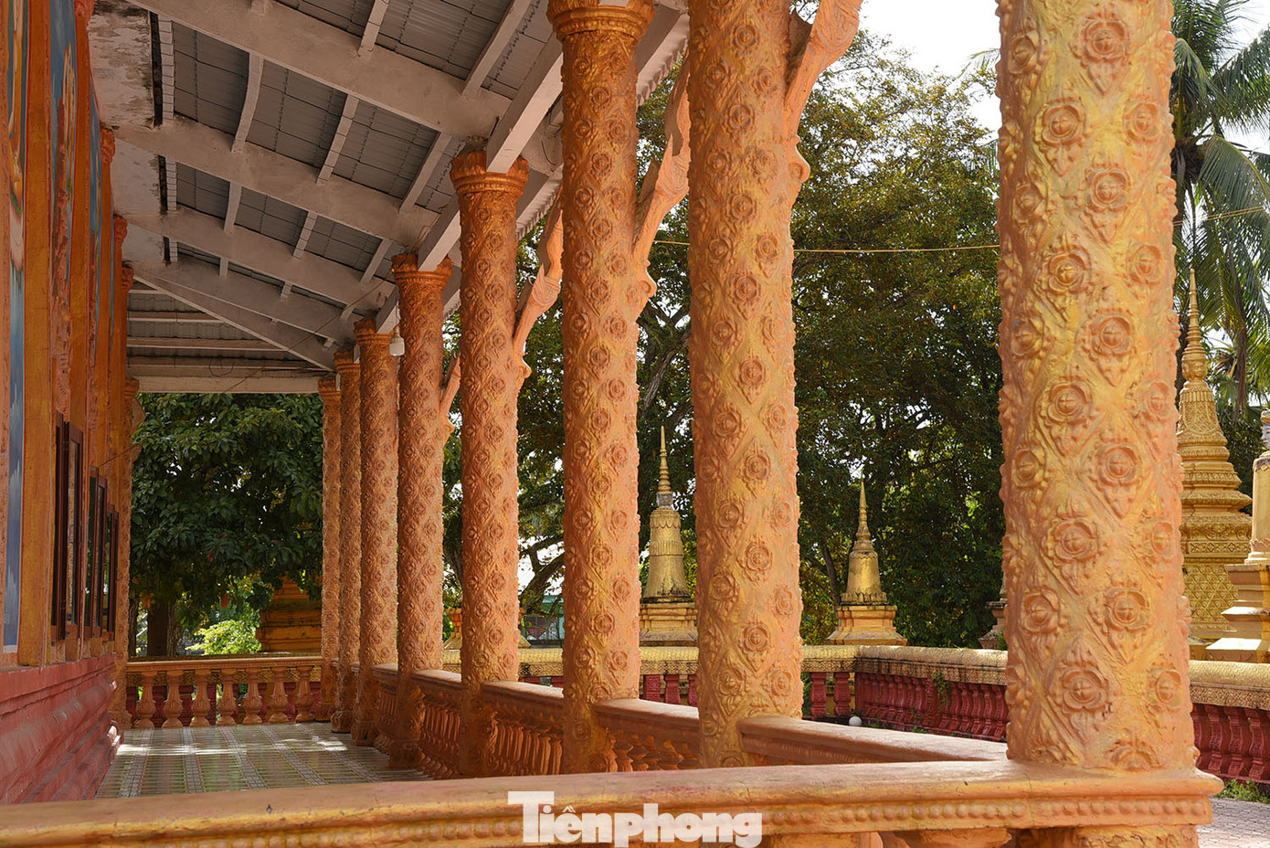 Kiến trúc chùa đặc trưng và mang bản sắc văn hoá của đồng bào Khmer. Ảnh: Hòa Hội.