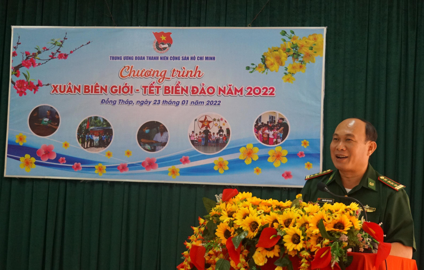 Đại tá Nguyễn Văn Minh, Chính ủy Bộ đội biên phòng tỉnh Đồng Tháp phát biểu Đại tá Nguyễn Văn Minh, Chính ủy Bộ đội biên phòng tỉnh Đồng Tháp phát biểu