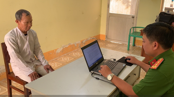 Đối tượng Bạch Văn Liêm tại Cơ quan CSĐT ,Công an TP Cao Lãnh