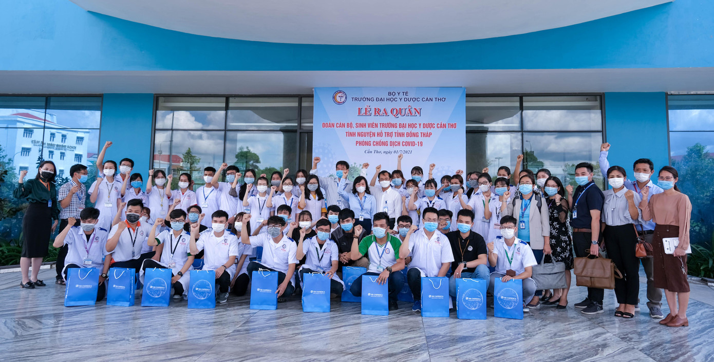 Cán bộ, sinh viên trường đại học Y Dược Cần Thơ lên đường hỗ trợ Đồng Tháp chống dịch. - Ảnh: T. Tiến Cán bộ, sinh viên trường đại học Y Dược Cần Thơ lên đường hỗ trợ Đồng Tháp chống dịch. - Ảnh: T. Tiến