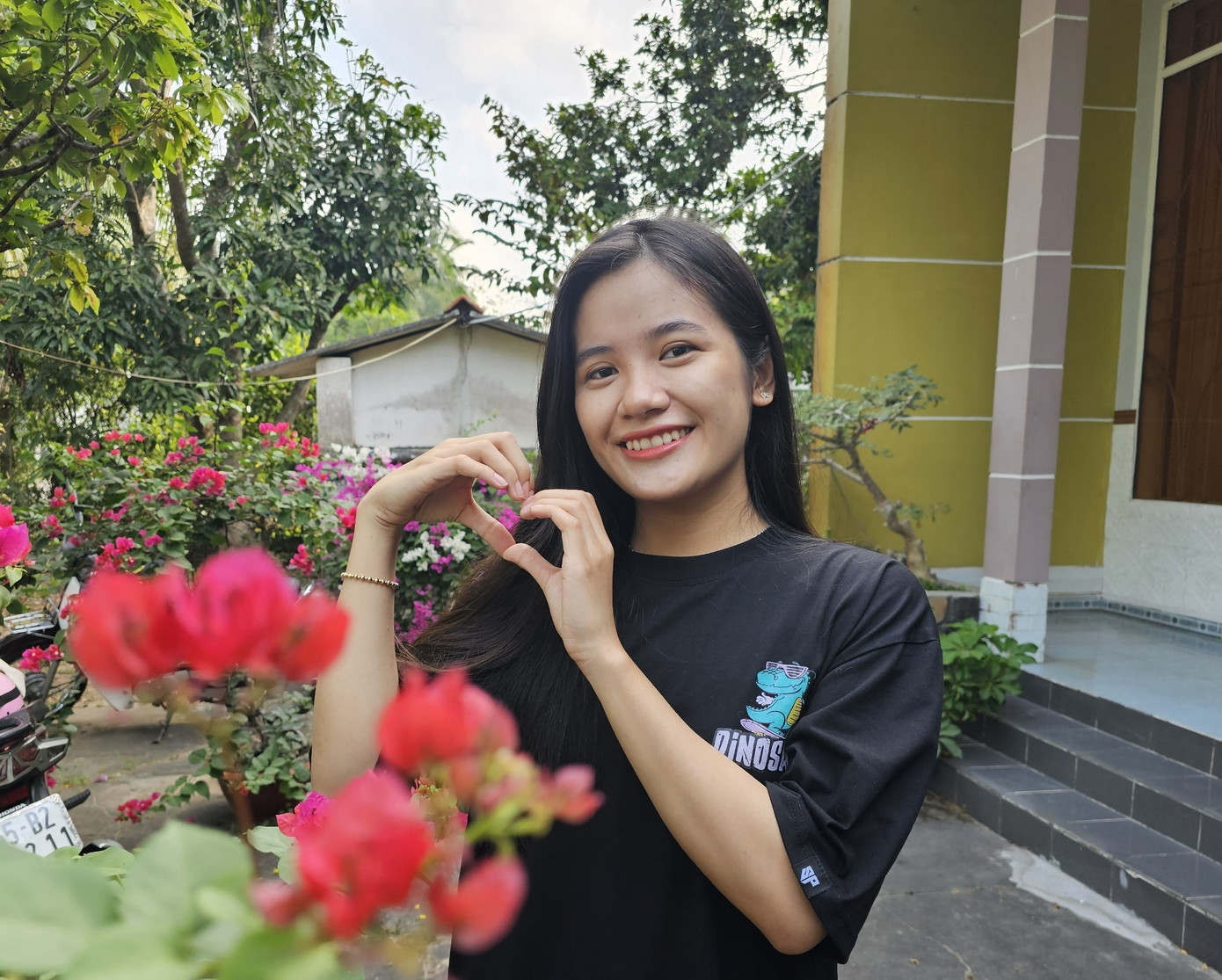 Yến Nhi rạng rỡ và háo hức chờ đến ngày lên đường nhập ngũ. Ảnh: Hòa Hội Yến Nhi rạng rỡ và háo hức chờ đến ngày lên đường nhập ngũ. Ảnh: Hòa Hội