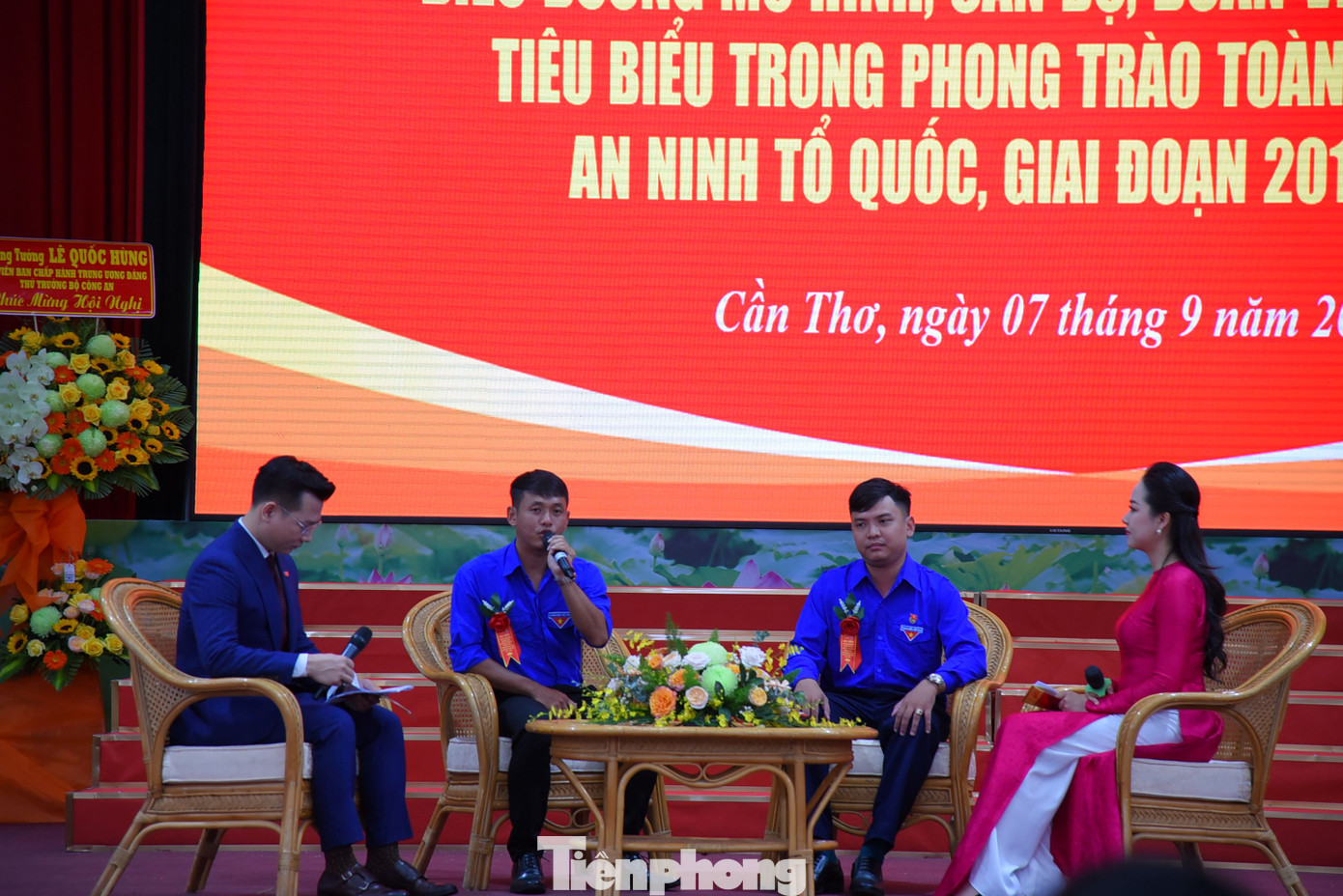 Các đại biểu giao lưu tại hội nghị. Ảnh: Hòa Hội Các đại biểu giao lưu tại hội nghị. Ảnh: Hòa Hội