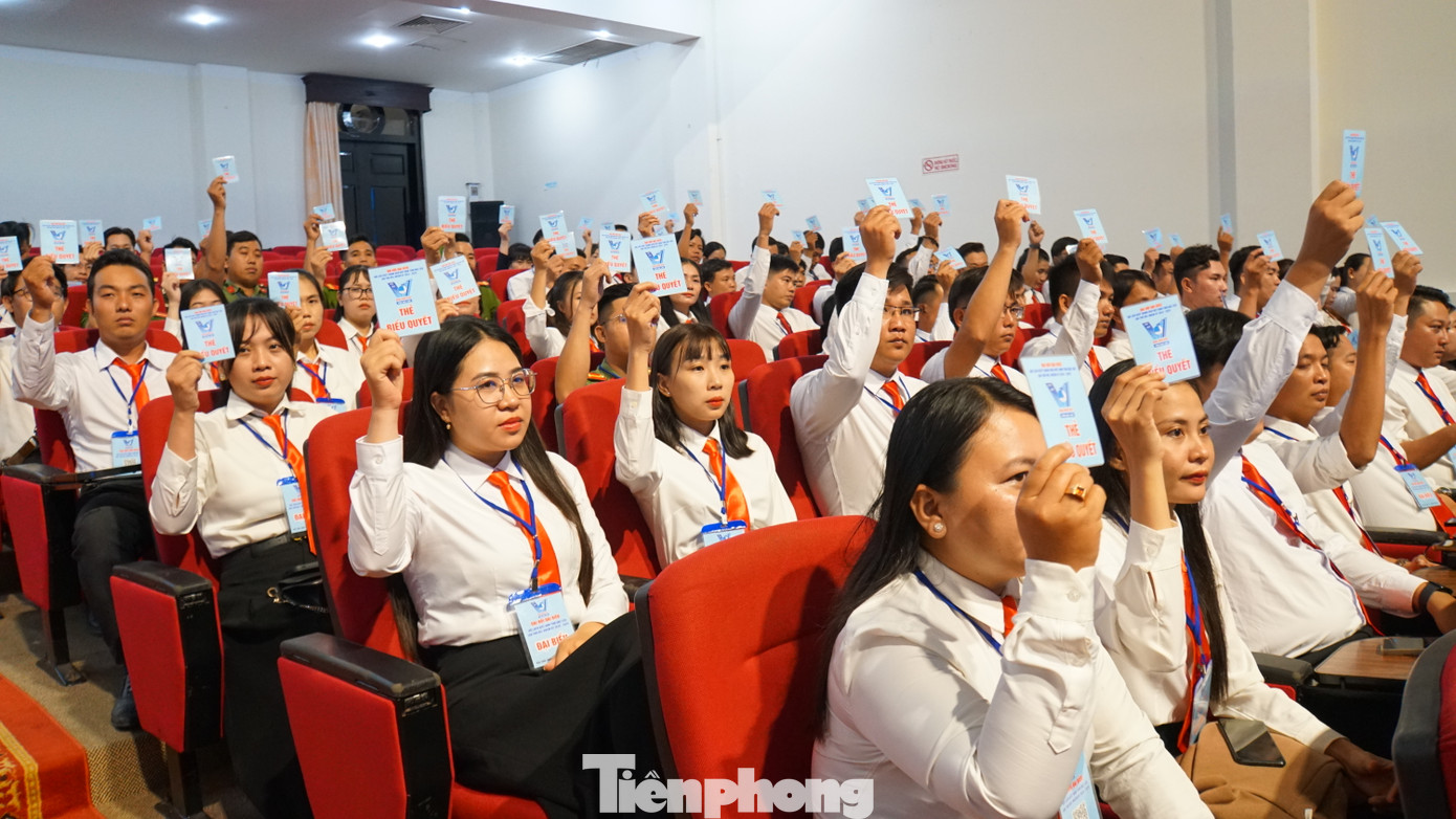 Đại biểu tham gia biểu quyết. Ảnh: Hòa Hội Đại biểu tham gia biểu quyết. Ảnh: Hòa Hội