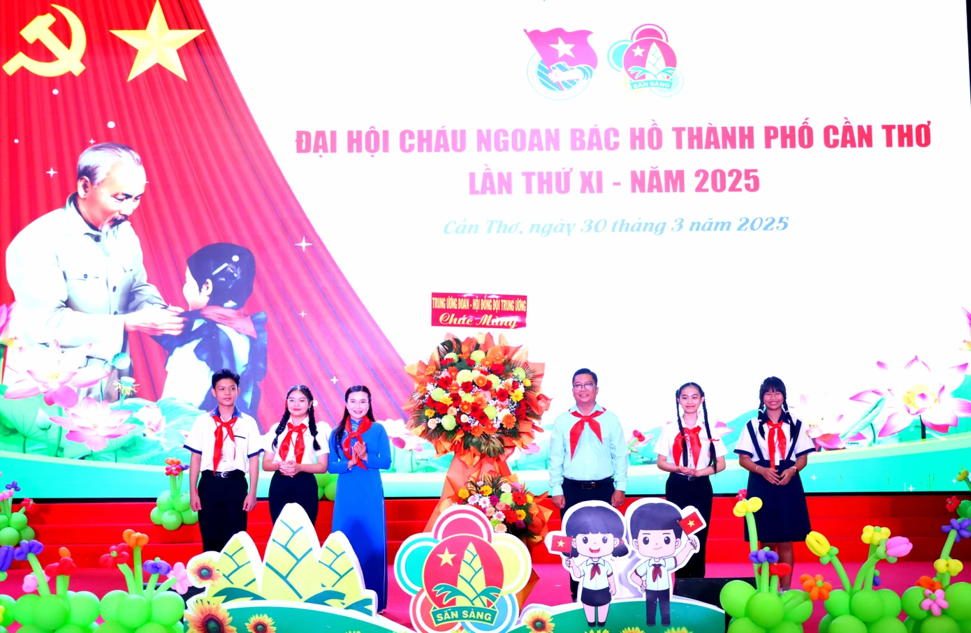 Chị Nguyễn Phạm Duy Trang - Bí thư Trung ương Đoàn, Chủ tịch Hội đồng Đội Trung ương chúc mừng đại hội. Ảnh: M. Trung