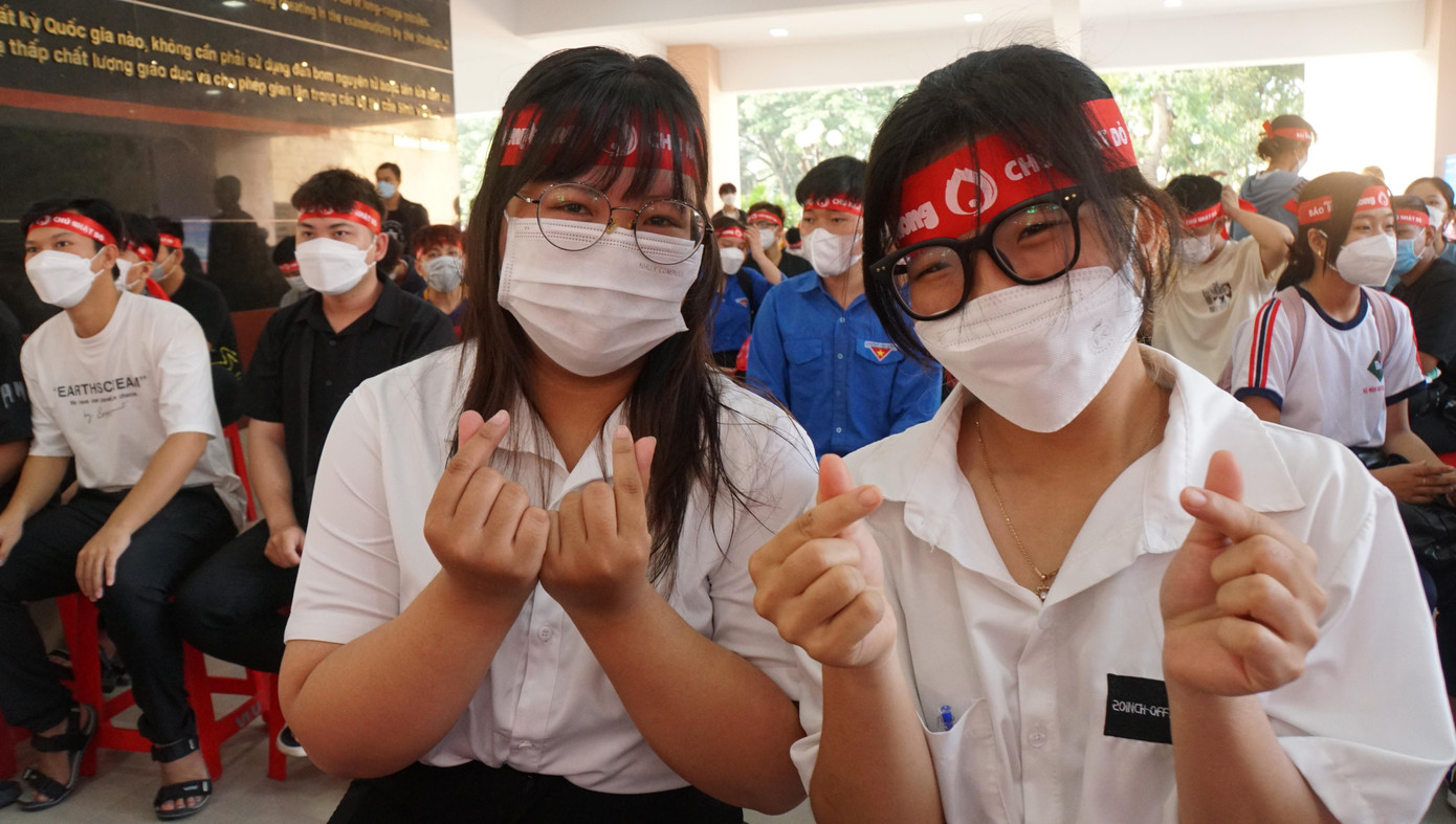 Bạn Đặng Thị Hồng Yến háo hức khi tham gia Chủ nhật Đỏ. - Ảnh: Hòa Hội Bạn Đặng Thị Hồng Yến háo hức khi tham gia Chủ nhật Đỏ. - Ảnh: Hòa Hội