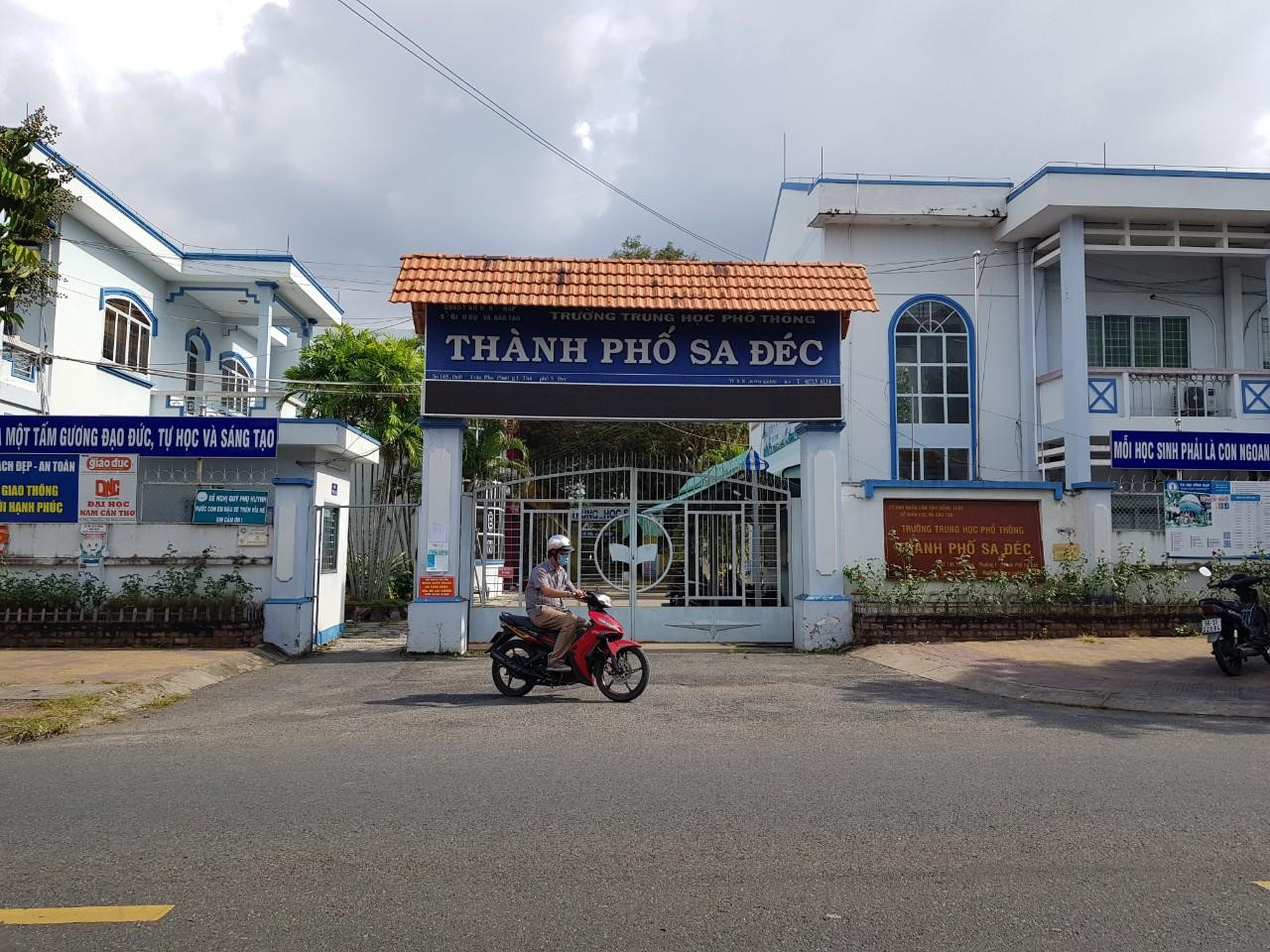 Trường THPT TP Sa Đéc, nơi 9 em học sinh bị &apos;giam&apos; giấy báo dự thi Tốt nghiệp THPT.